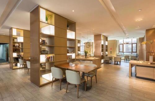 Zhonglou Shangquan Hotel | Xi'an Bell Tower Atour S Wu Hotel