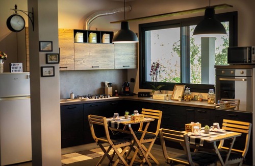 Iglesias Bed & Breakfast | Xihouse, our best Double Room in a green park.