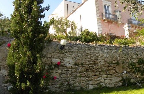 Monte Sant'Angelo Villa | XIXth century VILLA BASSO in Gargano- holiday rental overlooking the sea