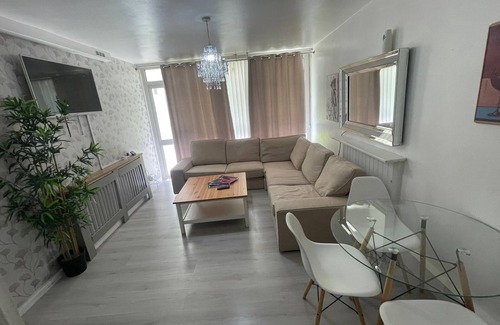 Eltham Apartment | Xtra 3-bedroom apartment with WiFi in vibrant London