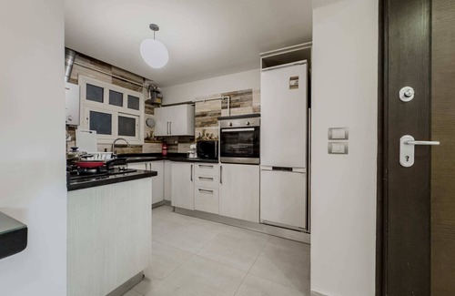 An-Nuzhah Apartment | Xuru Stays I The 3bdr Avant-garde Residence 5 min to Airport