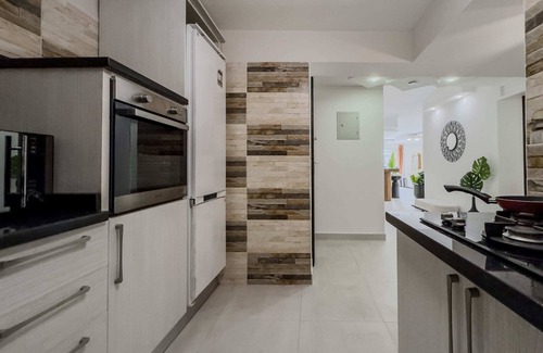 An-Nuzhah Apartment | Xuru Stays I The 3bdr Avant-garde Residence 5 min to Airport