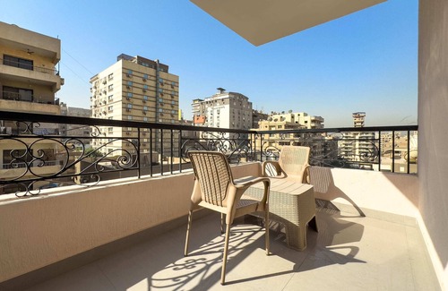 Nasr City Apartment | Xuru Stays I The Bold & Bright 3bdr Apt. 15 Min To Airport