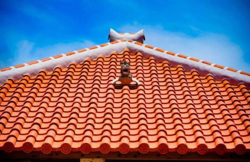 Minatogawa Villa | YACHIMUN Terrace ～シーサーが見守る小さな漁村の宿 ～