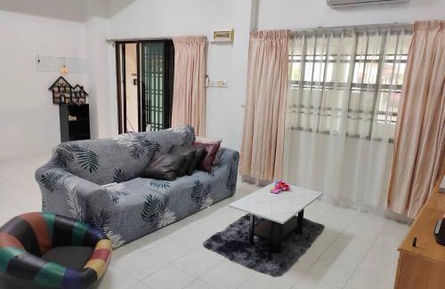 Batu Pahat Apartment | Yajju Homestay 雅居民宿