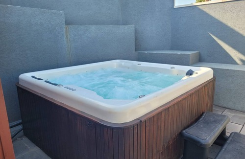 Tiberias Old City House | YalaRent Liri Resort - resort complex