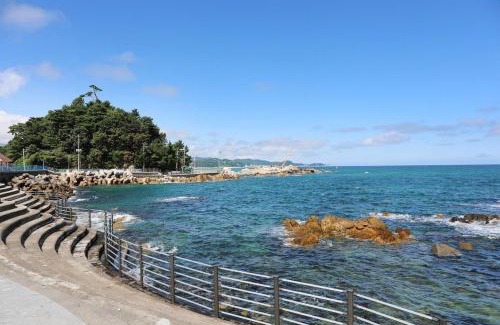 Yangyang House | Yangyang peulrora pension