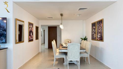 Abu Dhabi Apartment | Yas Family Nest 4BR - Modern Spacious Apartment Near Yas Mall & Yas Marina
