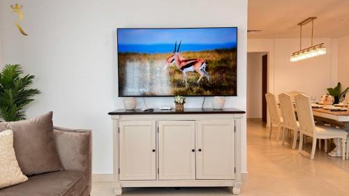 Abu Dhabi Apartment | Yas Family Nest 4BR - Modern Spacious Apartment Near Yas Mall & Yas Marina