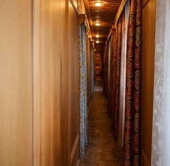 Dal Lake Boat Rental | Yasmeen Group Of Houseboats