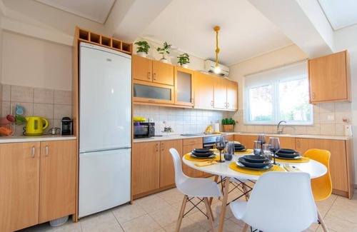 Spata-Artemida House | YelaYellow House Near to Airport, Rafina Port, Metropolitan EXPO