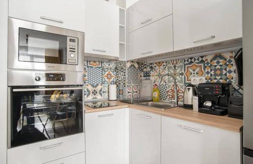 Lozenets Apartment | Yellow Apart @ Vitosha, Sofia