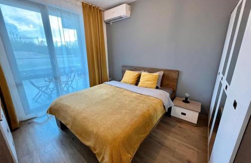 Lozenets Apartment | Yellow Apart @ Vitosha, Sofia