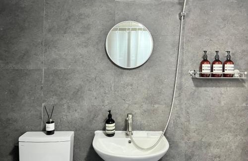 Banghwa-dong Apartment | Yeondam Stay