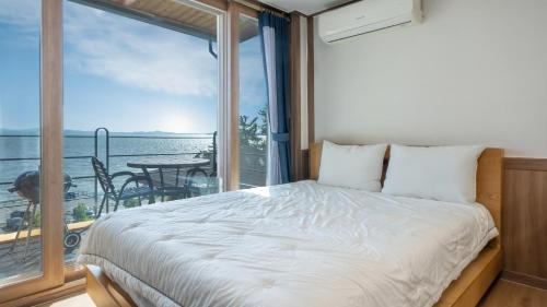 Yeosu House | Yeosu Eoneumeosjinnal Pension