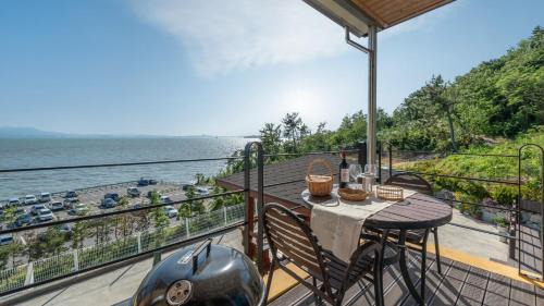 Yeosu House | Yeosu Eoneumeosjinnal Pension