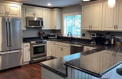 Blakeslee House | Yes Deer | Hot Tub, Near Local Fun!