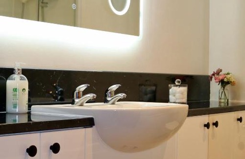 Congleton Villa | Yew Tree Farm Cottages Congleton