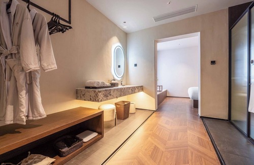 Donghu Qu Hotel | Yi Nian Fangcun Hotel