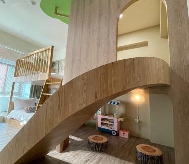 West Central District House | Yo Trip