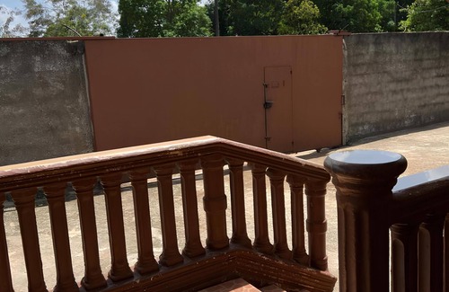 Lungi Apartment | YOGI HOMESTAY! NEAREST TO AIRPORT! Spacious 7-bedroom apartment with WIFI AC