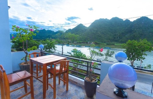 Phong Nha Villa | YoLo Pool Bar Villas