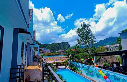 Phong Nha Villa | YoLo Pool Bar Villas