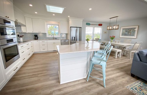 Shell Island House | You may overlook the ocean at Ocean Perch, but don’t overlook the decor!