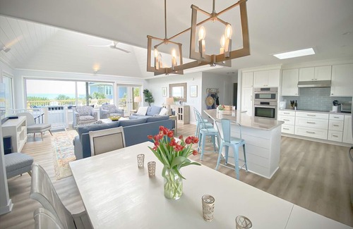 Shell Island House | You may overlook the ocean at Ocean Perch, but don’t overlook the decor!