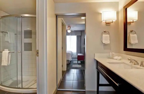 McNeil Hotel | Your Austin Resort Getaway:4 Family-friendly Units,Near Creekmont Park,Pool