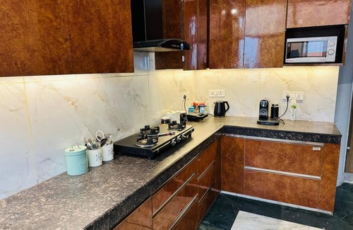 New Delhi Hotel | Your Family's Home Away from Home in Rajouri Garden: Couples Welcome!"