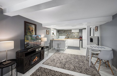 Port Alberni House | Your Home in the Heart of Vancouver Island - Lower Suite