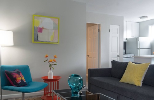 Neartown House | Your Keys to Montrose! Sleeps 48/12BR/12BA/9PA
