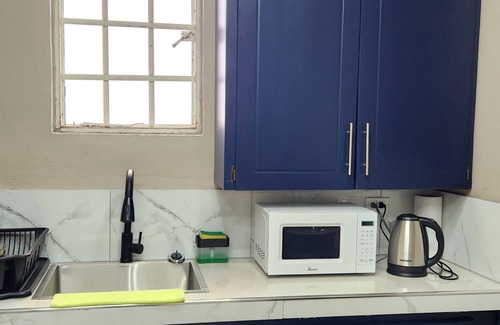 St. Helena Apartment | Your Layover- 6 Mins to the Airport fully equipped for Short and Long Stays