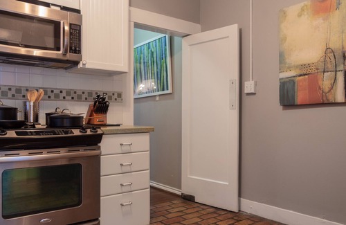 Neartown House | Your Montrose Gem! Sleeps 33/12BR/5.5BA/6PA