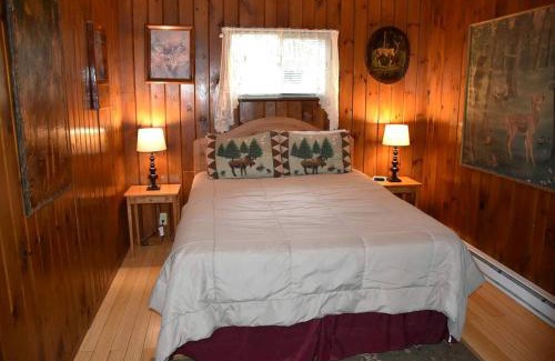 Gilman House | Your Perfect Getaway: Mountain Cabin Retreat with Hot Tub and Fireplace in Lisbon, NH