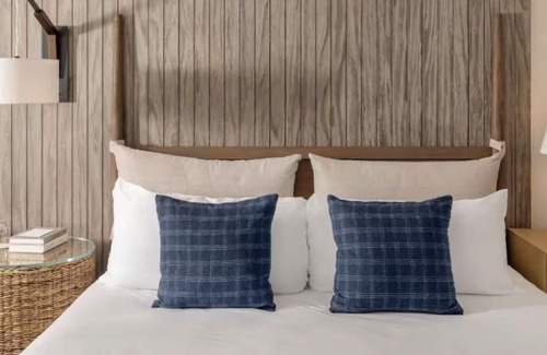 Goat Island Hotel | Your Perfect Getaway! w/Onsite Pool, Gym! Near Downtown Shopping District!