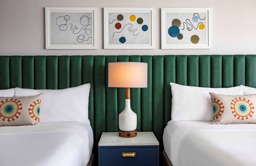 Downtown Chicago Resort | Your Relaxing Getaway Awaits! 4 Posh Units, Pets Allowed, Near Picasso Statue