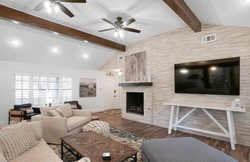 Roanoke House | Your Rustic Retreat | Backyard Oasis, Pool, Patio