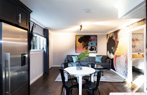 South Central Houston Apartment | Your TMC Flats! Sleeps 36, 18BR, 9BA, 9PA