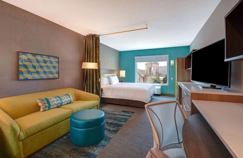 Downtown Tucson Hotel | Your Tucson Getaway: 2 Relaxing Units! Onsite Pool, Pets Allowed!