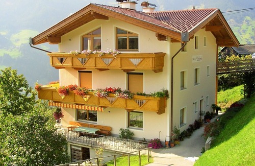 Hainzenberg House | Your vacation home in every season in the ski and hiking region of Zillertal