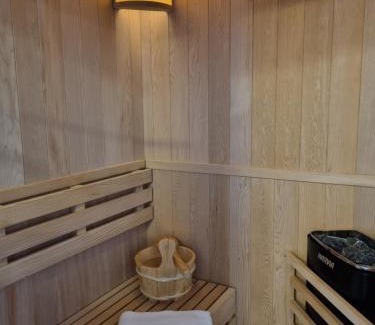 Stamsund House | Ytterviks Rorbu Lofoten whit Sauna Welcome 欢迎