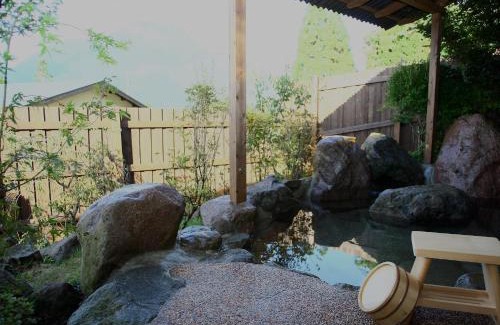 Yufuin Onsen Hotel | Yufuin-Sanso Waremokou