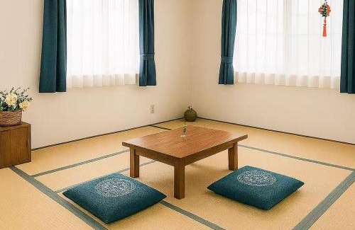 Kitaazumi-gun Bed & Breakfast | Yukiguni Base Hakuba