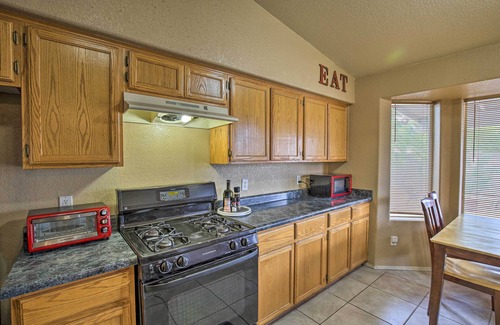Fortuna Foothills Cottage | Yuma Retreat w/Fire Pit in a Golf Course Mecca!