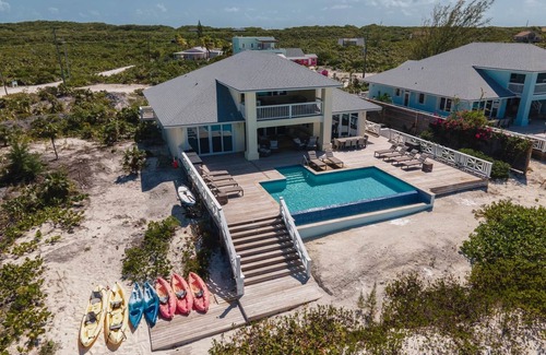 William's Town Villa | Yumey Sands Villa, 4 Bedroom Home With Pool and Unbelievable Year-Round Beach
