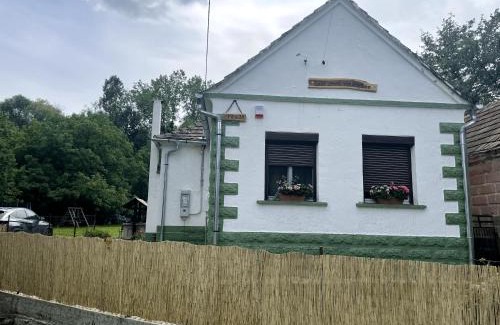 Kerkaszentkiraly House | Zöld orom vendégház