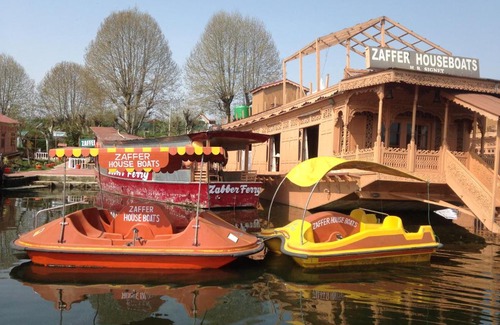 Nagin Bagh Hotel | Zaffer Group Of Houseboats