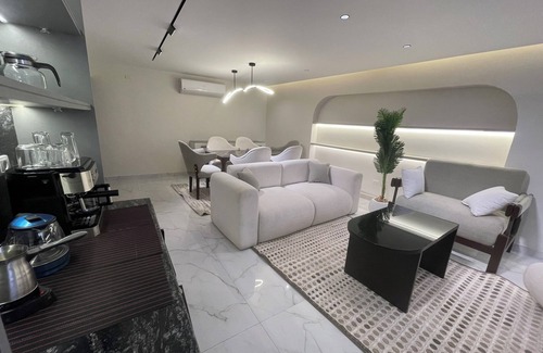 Al Duqqi Apartment | Zahir - 801